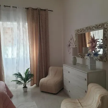 Con Giardino E Area Barbecue