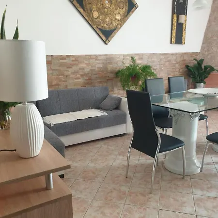 Con Giardino E Area Barbecue Martis