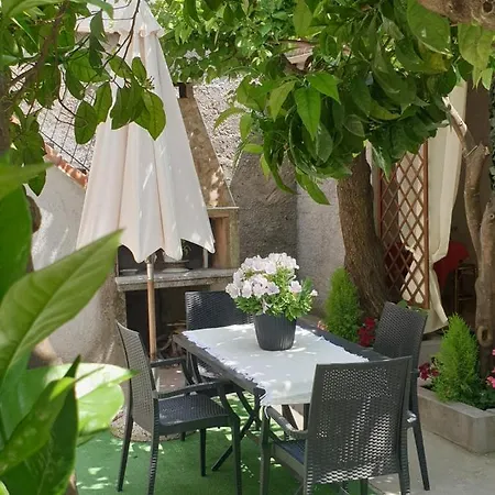 Apartment Con Giardino E Area Barbecue
